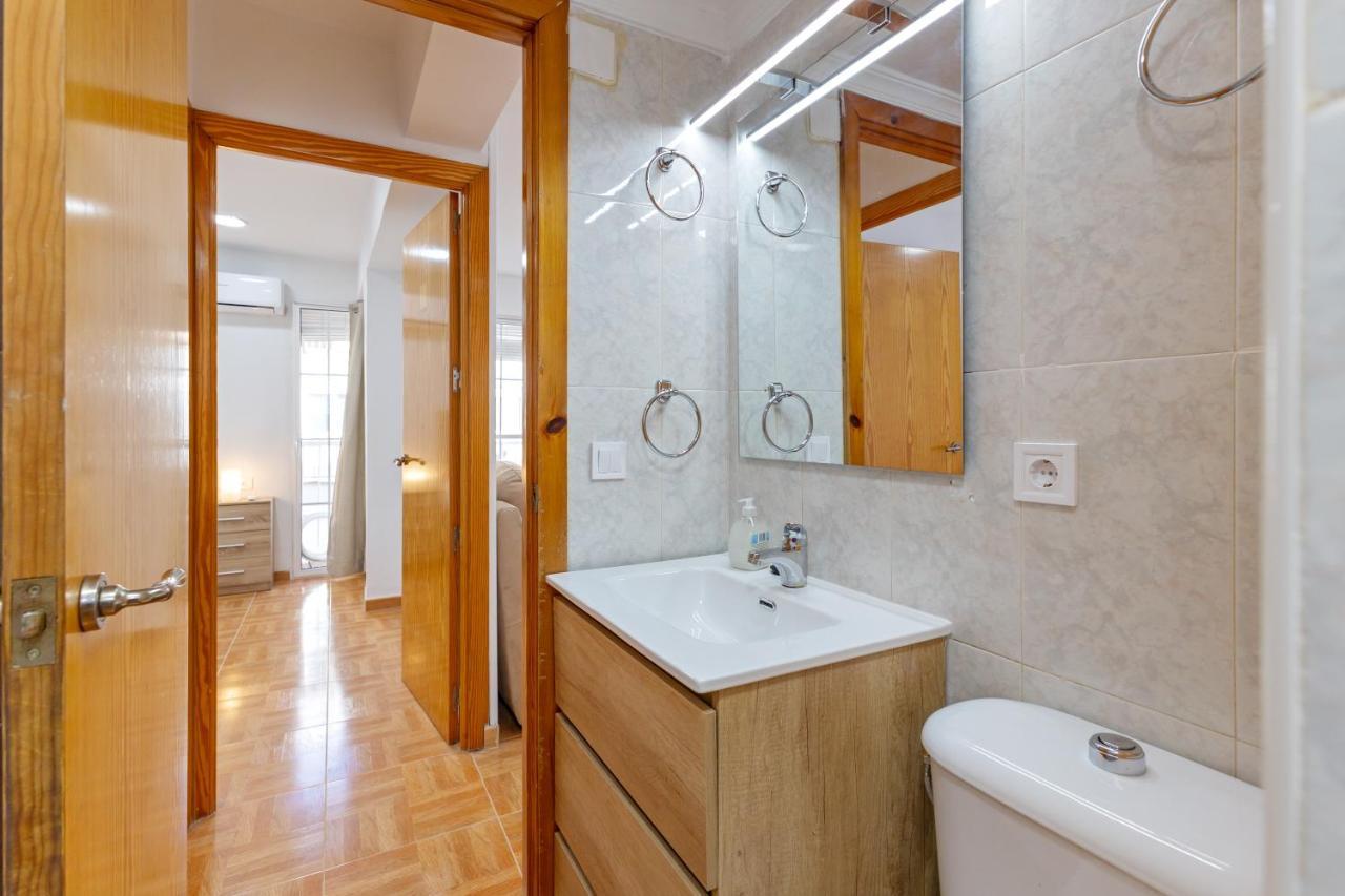 Charming 2 Bedroom Apartment At Triana Center By Oui Sevilla Exteriör bild